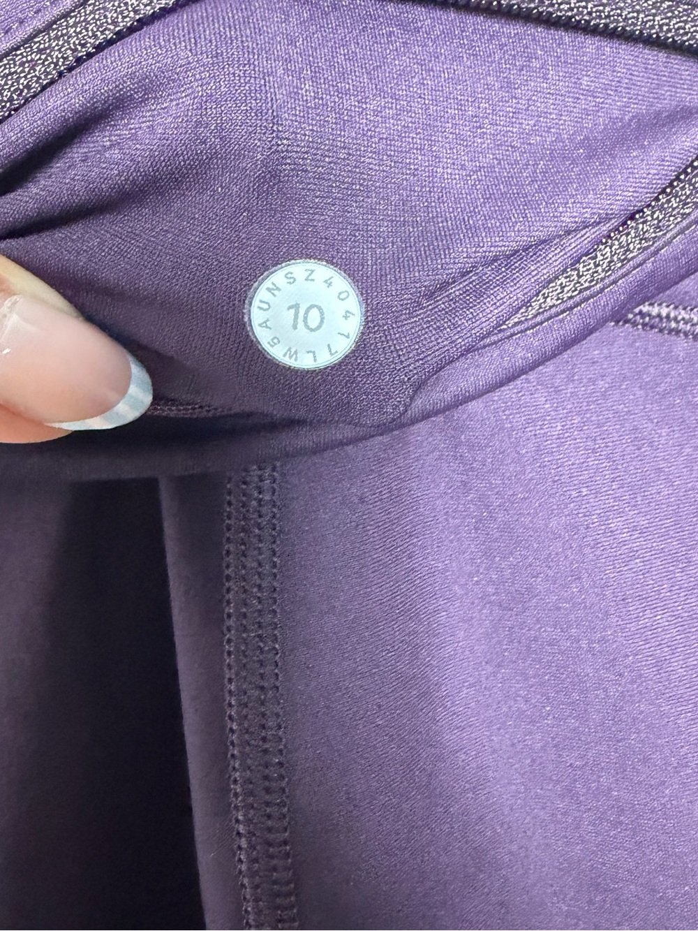 Lululemon Speed-Up Tight Luxtreme 28’ Black Cherry - Picture 7 of 7